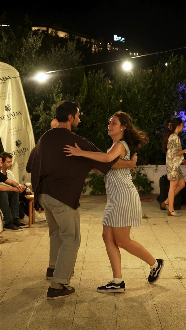 Swing dans gecesinden bir kare